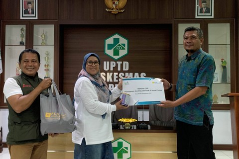 Bantuan dari PLN Indonesia Power untuk ratusan balita stunting di Nusa Penida, Bali. Foto: Raga Imam/kumparan