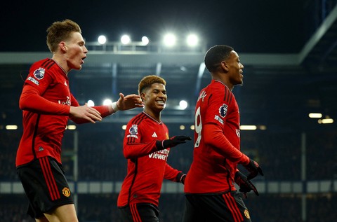 Everton vs Man United di Liga Inggris Foto: Molly Darlington/REUTERS