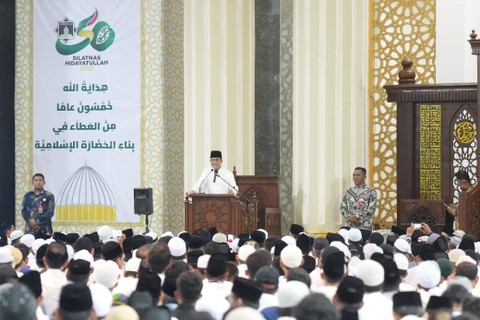 Capres Anies Baswedan menghadiri Rakernas & Milad 50 Tahun Hidayatullah di Balikpapan, Kalimantan Timur, Sabtu malam (25/11/2023). Foto: Dok. Istimewa