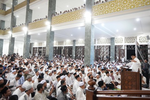 Capres Anies Baswedan menghadiri Rakernas & Milad 50 Tahun Hidayatullah di Balikpapan, Kalimantan Timur, Sabtu malam (25/11/2023). Foto: Dok. Istimewa