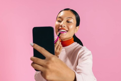 Ilustrasi Clean Makeup Look. Foto: JLCo Ana Suanes/Shutterstock