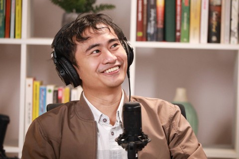 Pegiat Media Sosial, Erlangga Greschinov, dalam program DipTalk kumparan. Foto: Melly Meiliani/kumparan