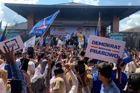 Suasana titik kedua kampanye Capres 02 Prabowo Subianto di Tasik, Jawa Barat, Sabtu (2/12/2023). Foto: Paulina Herasmaranindar/kumparan