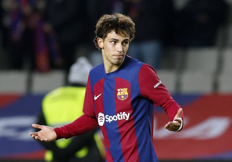 Ekspresi Joao Felix usai cetak gol saat Barcelona vs Atletico Madrid dalam lanjutan Liga Spanyol 2023/23 di Olimpic Lluis Companys pada 4 Desember 2023. Foto: REUTERS/Albert Gea