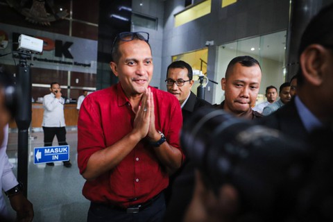 Wamenkumham Eddy Hiariej berjalan keluar usai menjalani pemeriksaan di Gedung Merah Putih KPK, Jakarta, Senin (4/12/2023).   Foto: Iqbal Firdaus/kumparan