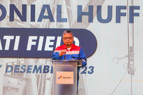 Awang Lazuardi Direktur Operasional dan Produksi PT Pertamina Hulu Energi memberikan sambutan di acara Pembukaan Seremoni Huff & Puff Injeksi CO2 di Bojonegoro, Jawa Timur, Kamis (7/12/2023). Foto: Iqbal Firdaus/kumparan