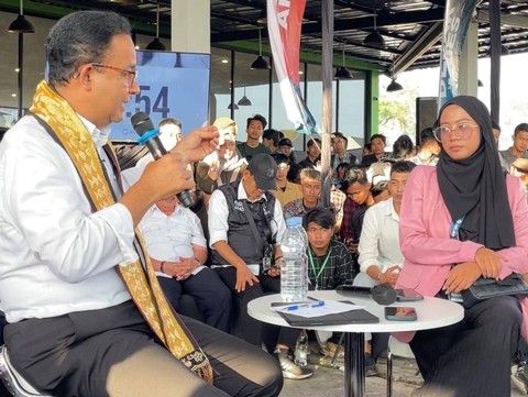 Anies Baswedan saat dialog pada Desak Anies di Bento Kopi Lampung. | Foto: Renanda/ Lampung Geh