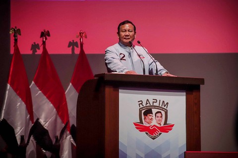 Calon Presiden Prabowo Subianto berpidato dalam acara Deklarasi Relawan Pedagang Indonesia Maju (RAPIM) di Djakarta Theater, Jakarta, Jumat (8/12/2023). Foto: Jamal Ramadhan/kumparan