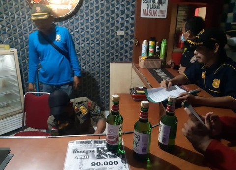 5 Pasangan Bukan Suami-istri Diamankan Saat Razia Tempat Hiburan di Lampung