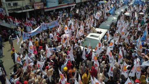 Capres nomor urut 2 Prabowo Subianto berkampanye di Pasar Raya Kota Padang, Sumatera Barat, Sabtu (9/12/2023). Foto: Dok. Istimewa