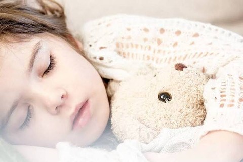 Ilustrasi anak tidur siang. Foto: Pixabay
