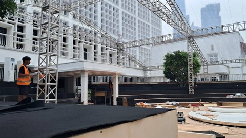 Suasana H-2 debat perdana Pilpres 2024 di Kantor KPU, Jakarta, Minggu (10/12/2023).  Foto: Annisa Thahira Madina/kumparan