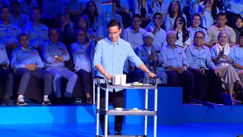 Calon wakil presiden nomor urut 2 Gibran Rakabuming Raka memberikan sambutan saat Konsolidasi Pemenangan Prabowo - Gibran di Sentul International Convention Centre, Bogor, Minggu (10/12/2023). Foto: Youtube/Waktunya Indonesia Maju