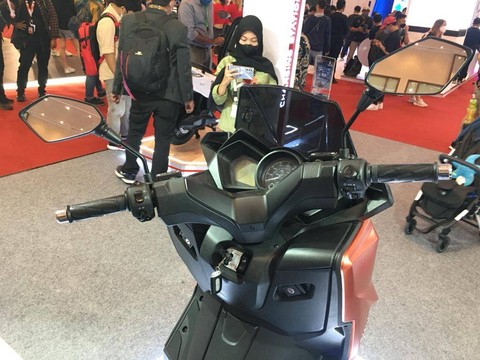 Motor listrik Polytron T-Rex di pameran Indonesia Motorcycle Show (IMOS) 2022, Jakarta. Foto: Sena Pratama/kumparan