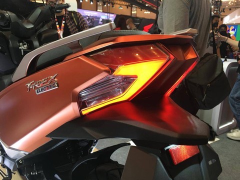 Motor listrik Polytron T-Rex di pameran Indonesia Motorcycle Show (IMOS) 2022, Jakarta. Foto: Sena Pratama/kumparan