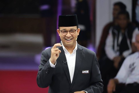 Capres Anies Baswedan menyampaikan visi misi di Debat Capres Perdana Pemilu 2024 di KPU, Jakarta, Selasa (12/12/2023). Foto: Iqbal Firdaus/kumparan