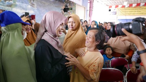 Istri capres Ganjar Pranowo, Siti Atikoh Supriyanti hadiri sosialisasi "Ibu Sehat Keluarga Kuat" di daerah Kapuk, Jakarta Barat, Rabu (13/12/2023). Foto: Dok. Istimewa