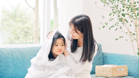 Ilustrasi anak pakai handuk. Foto: metamorworks/Shutterstock