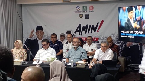 Ketua Dewan Pakar Timnas AMIN, Hamdan Zoelva, dan Anggota Dewan Pakar, Bambang Widjojanto, menggelar konferensi pers di Sekretariat Koalisi Perubahan, Brawijaya X, Kebayoran Baru, Jakarta Selatan, Kamis (14/12/2023). Foto: Fadlan Nuril Fahmi/kumparan
