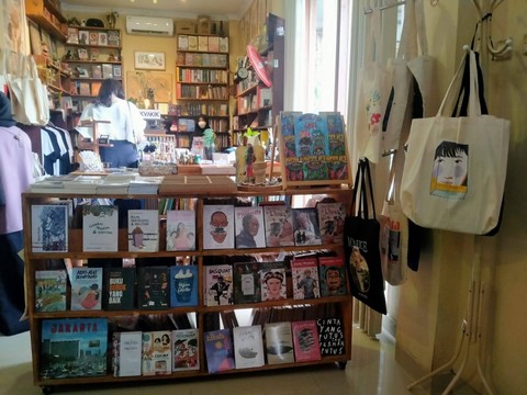 Sumber: Dokumentasi Pribadi | Barang-barang yang dijual di Buku Akik