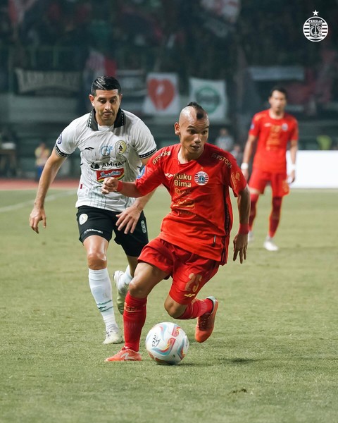 Persija Jakarta vs PSS Sleman di Stadion Patriot Candrabhaga, Sabtu (16/12/2023). Foto: Instagram/@persija