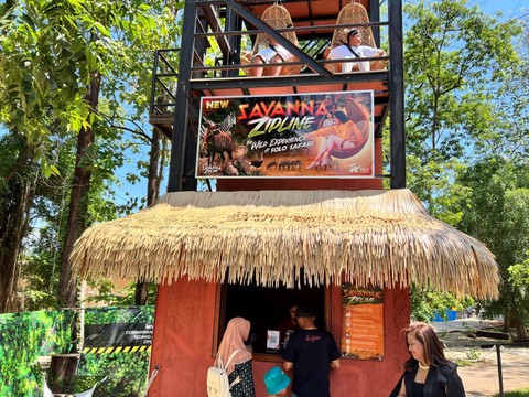 Wahana Savana Zipline terpanjang di Jawa Tengah. Foto: Gitario Vista Inasis/kumparan