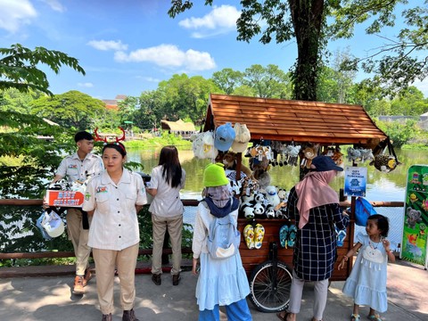 Tempat beli suvenir di Solo Safari. Foto: Gitario Vista Inasis/kumparan