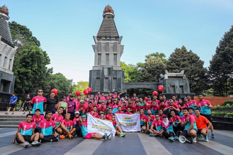 Kegiatan Fun Run teman kumparan Running Club di Jakarta, Minggu (17/12/2023). Foto: Iqbal Firdaus/kumparan