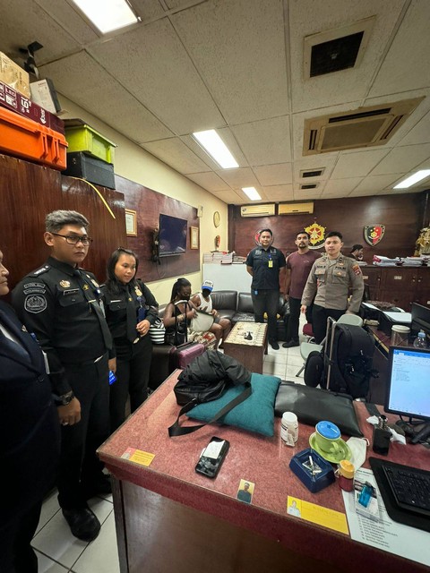2 WNA di Bali ditangkap polisi pada Sabtu (16/12) usai aniaya karyawan salon. Foto: Dok. Istimewa