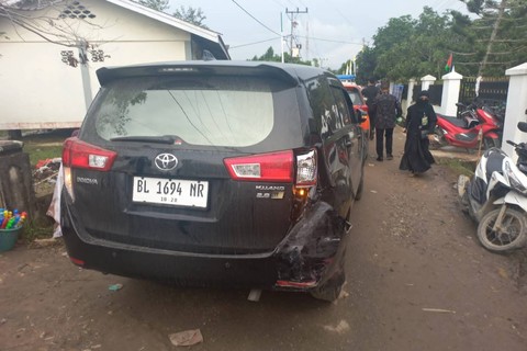 Mobil rombongan Anies Baswedan kecelakaan beruntun di Aceh. Foto: Dok. Istimewa