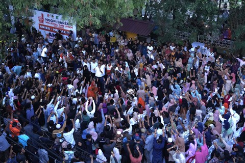 Anies disambut secara antusias oleh warga di Kota Langsa, Aceh, Minggu (17/12/2023). Foto: Dok. Istimewa