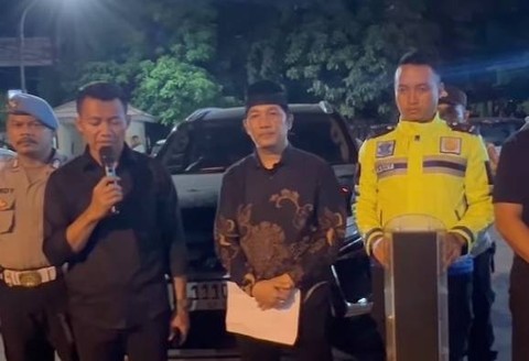 Zulfikar Hamonangan (ketiga kiri) di Polresta Tangerang, Minggu (18/12/2023). Dok: Instagram/@humaspoldabanten