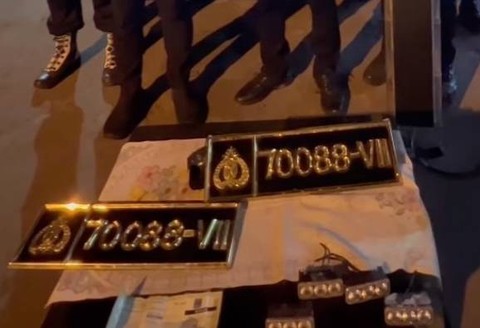 Pelat Polri yang dipakai Zulfikar, Minggu (18/12/2023). Dok: Instagram/@humaspoldabanten