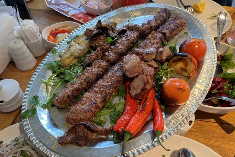 Kebab tanpa roti, makanan khas Turki di Restoran Muslum Kebap, Ankara. Foto: Azalia Amadea/kumparan
