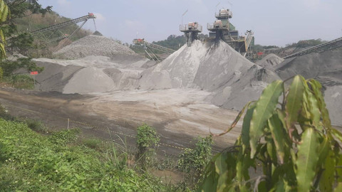 Aktivitas tambang di Parungpanjang. Foto: kumparan