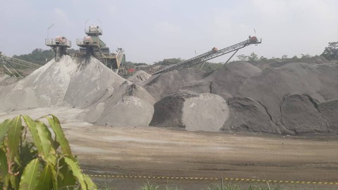 Aktivitas tambang di Parungpanjang. Foto: kumparan