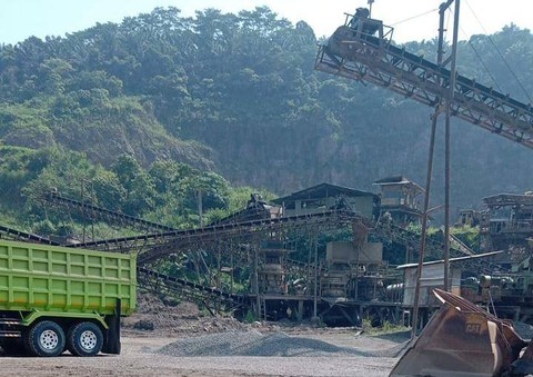 Aktivitas tambang di Parungpanjang. Foto: kumparan
