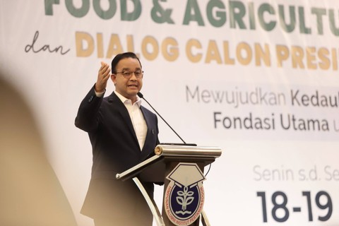 Calon Presiden nomor urut 1 Anies Baswedan menjadi pembicara dalam Food and Agriculture Summit III di IPB Bogor, Senin (18/12/2023). Foto: Dok. Istimewa