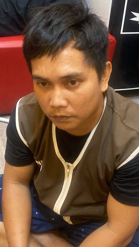 Pria asal Sumatera Utara ditangkap membawa narkoba jenis sabu sebanyak 144 kilogram di sebuah hotel di kawasan Jalan Diponegoro, Surabaya. Foto: Dok. Istimewa