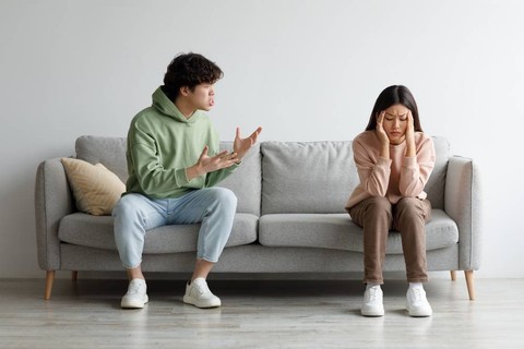 Ilustrasi pasangan yang break. Foto: Prostock-studio/Shutterstock