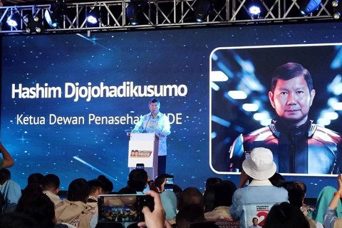 Wakil Ketua Dewan Pengarah TKN Prabowo-Gibran, Hashim Djojohadikusumo dalam acara Konsolidasi Pasukan Digital Menangkan Prabowo-Gibran di The Dharmawangsa Hotel, Jakarta Selatan, Rabu (20/12/2023). Foto: Zamachsyari/kumparan