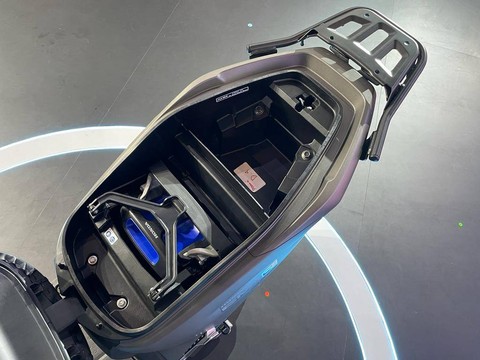 Motor listrik EM1 e: PLUS meluncur di Indonesia (21/12/2023). Foto: Sena Pratama/kumparan