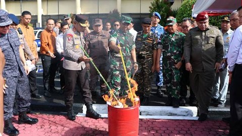 Pemusnahan narkotika dan minuman keras oleh Polda Sulawesi Utara.