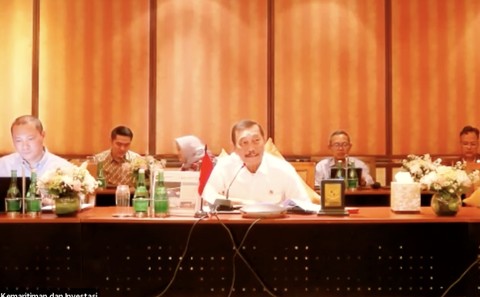 Menteri Koordinasi Bidang Kemaritiman dan Investasi Luhut Binsar Pandjaitan perdana tampil di hadapan publik di St. Regis, Bali, Jumat (22/11/2023). Foto: Tangkapan layar YouTube Kemenko Marves 