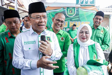 Plt Ketum PPP Mardiono bertemu kaum ibu-ibu yang ada di Kelurahan Sunyaragi, Kecamatan Kesambi, Kota Cirebon, Jawa Barat, Jumat (22/12/2023). Foto: Dok. Istimewa