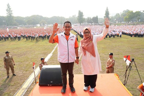 Calon presiden nomor urut 1 Anies Baswedan menghadiri acara Konsolidasi Saksi dan Apel Pemenangan AMIN dan Partai Keadilan Sejahtera (PKS) DKI Jakarta di Lapangan Utama Buperta Cibubur, Sabtu (23/12). Foto: Dok. Istimewa