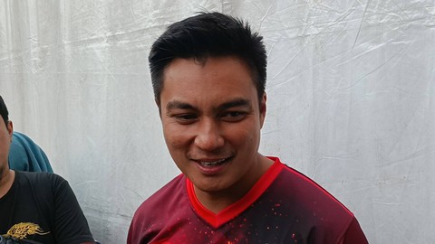 Baim Wong dalam acara Mendadak Free Fire, kawasan Kebagusan, Jakarta Selatan, Jumat (22/12/2023). Foto: Giovanni/kumparan