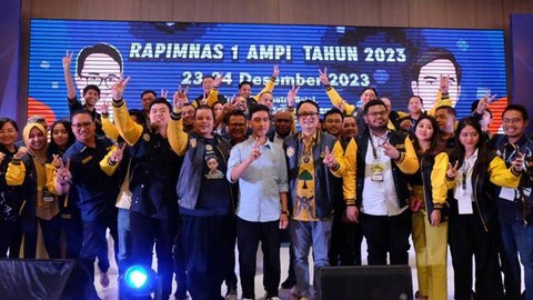 Gibran Rakabuming Raka berada di antara peserta Rapimnas AMPI yang digelar di Kota Manado, Sulawesi Utara.
