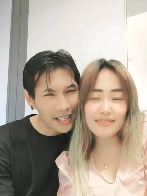 Potret kemesraan Pinkan Mambo dan Arya Khan. Foto: TikTok/@arya_joget