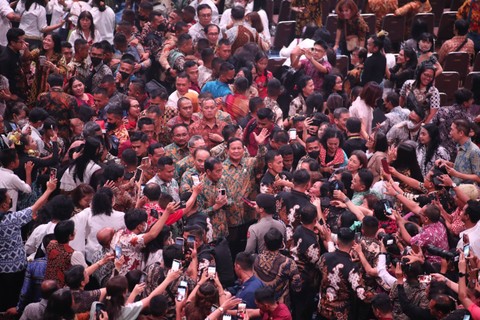 Menteri Pertahanan Prabowo Subianto menghadiri perayaan Natal Nasional 2023 bersama Presiden Joko Widodo (Jokowi) dan sejumlah menteri Kabinet Indonesia Maju di Gereja Bethany, Surabaya, Jawa Timur, Rabu (27/12/2023). Foto: Dok. Istimewa